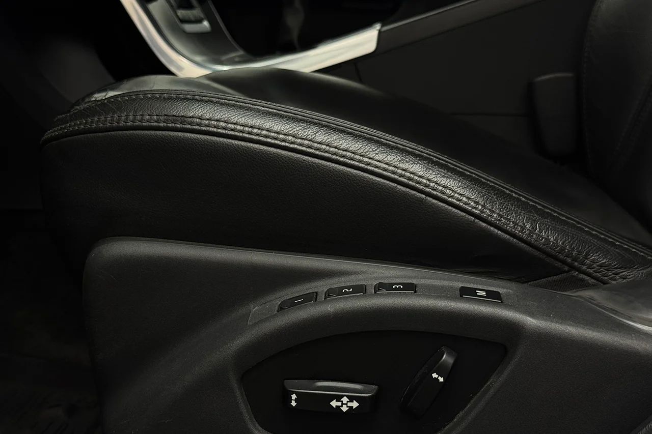 Volvo V60 T3 Summum Drag Läder Stolminne 150hk – bild 13 av 30