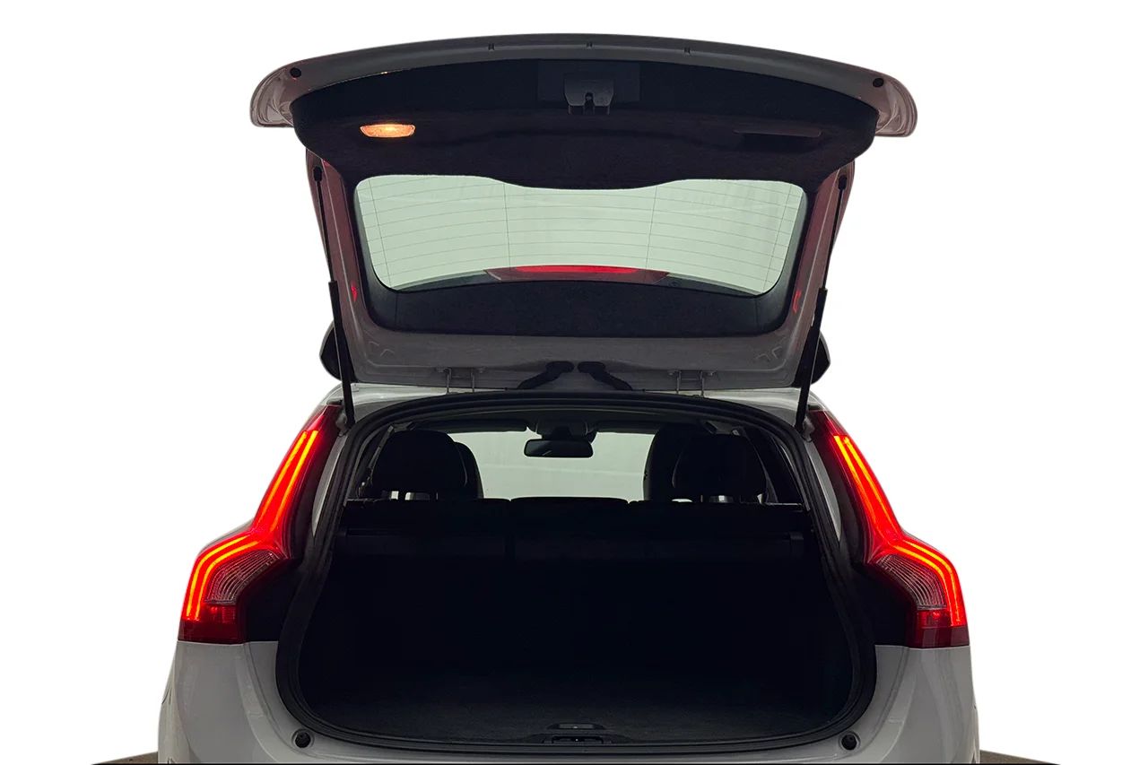 Volvo V60 T3 Summum Drag Läder Stolminne 150hk – bild 29 av 30