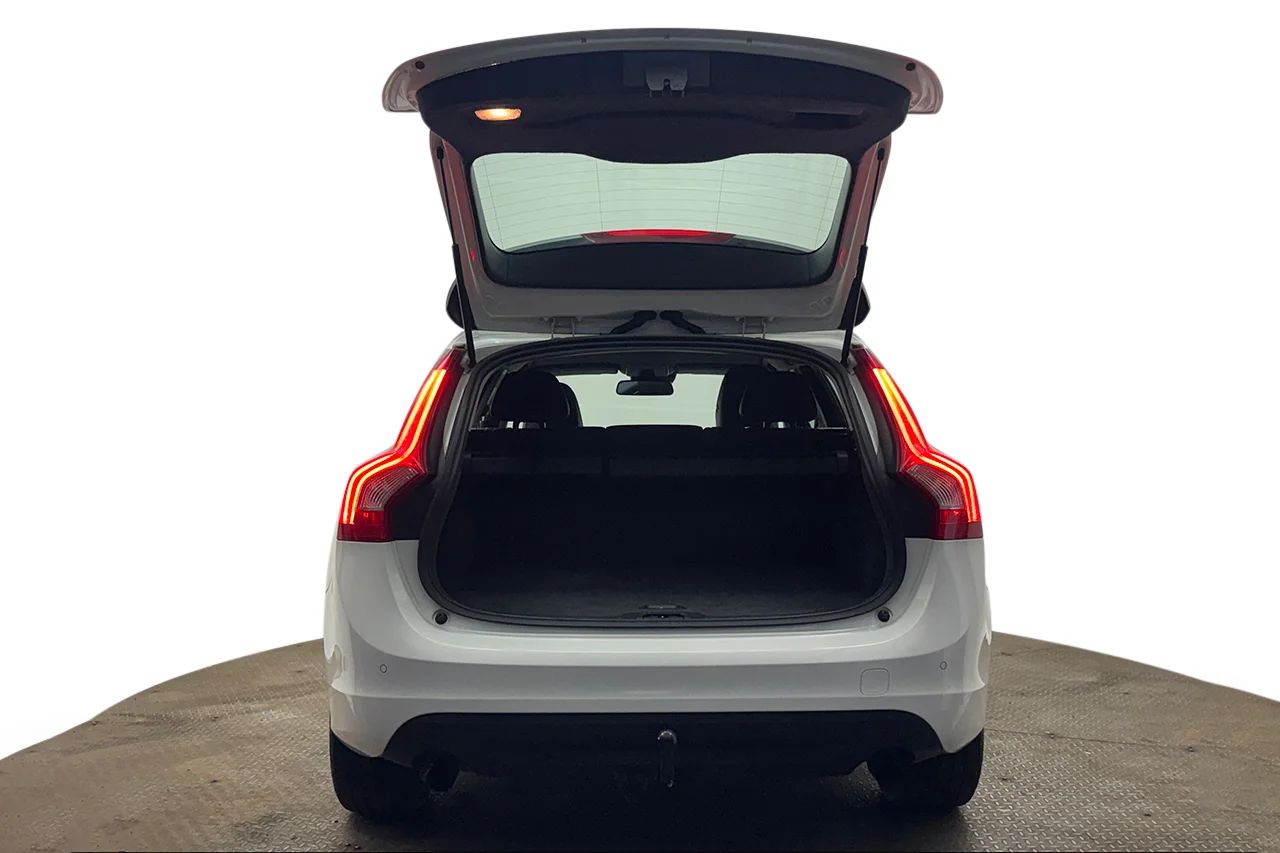 Volvo V60 T3 Summum Drag Läder Stolminne 150hk – bild 7 av 30