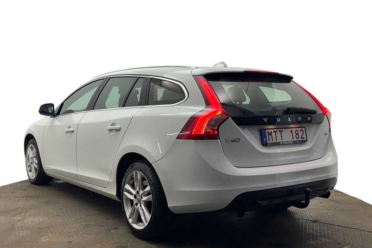 Volvo V60 T3 Summum Drag Läder Stolminne 150hk – bild 8 av 30