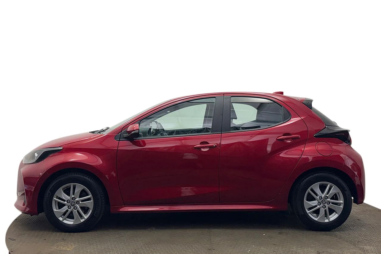 Toyota Yaris Hybrid Kamera Rattvärme Filassist MOMS 116hk – bild 9 av 27
