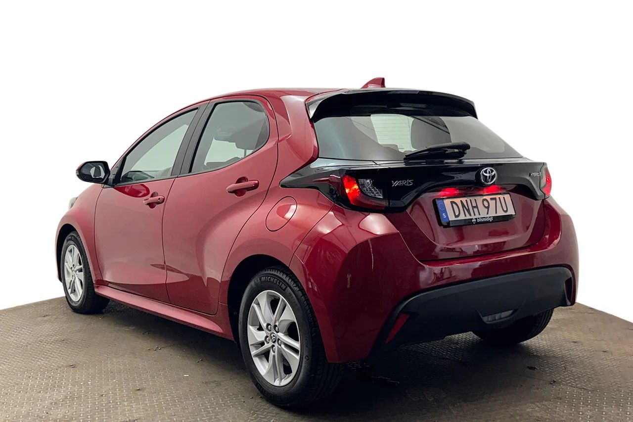 Toyota Yaris Hybrid Kamera Rattvärme Filassist MOMS 116hk – bild 8 av 27