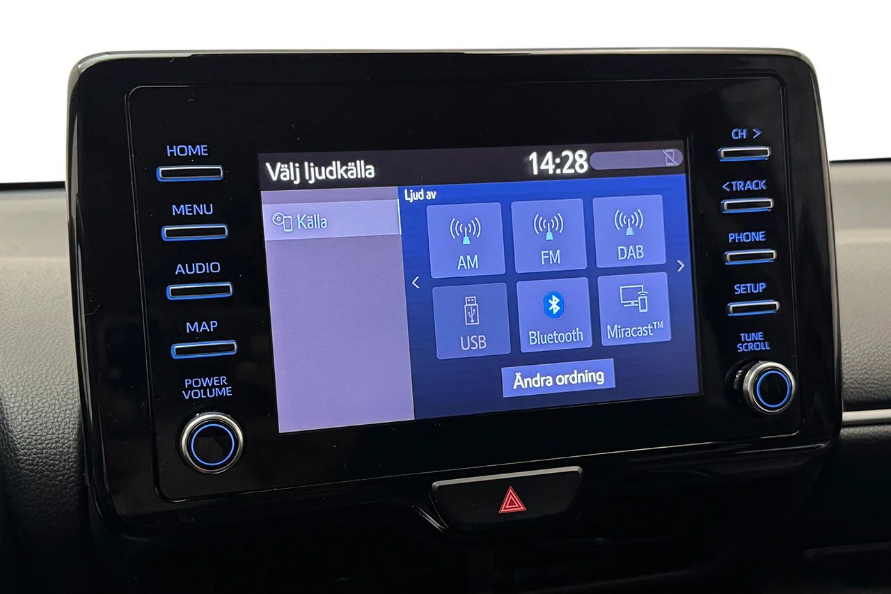 Toyota Yaris Hybrid Kamera Rattvärme Filassist MOMS 116hk – bild 19 av 27