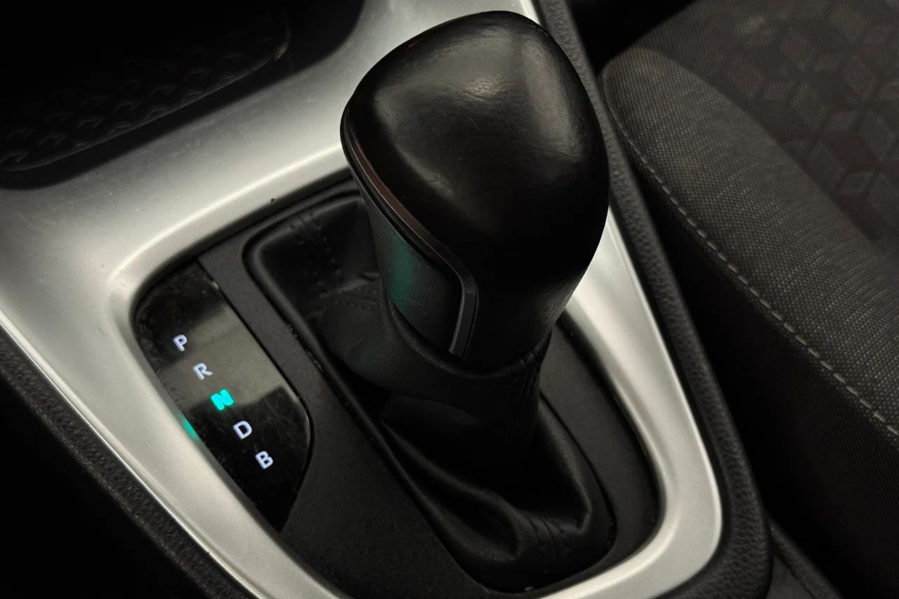 Toyota Yaris Hybrid Kamera Rattvärme Filassist MOMS 116hk – bild 22 av 27