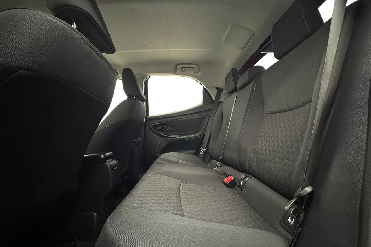 Toyota Yaris Hybrid Kamera Rattvärme Filassist MOMS 116hk – bild 12 av 27