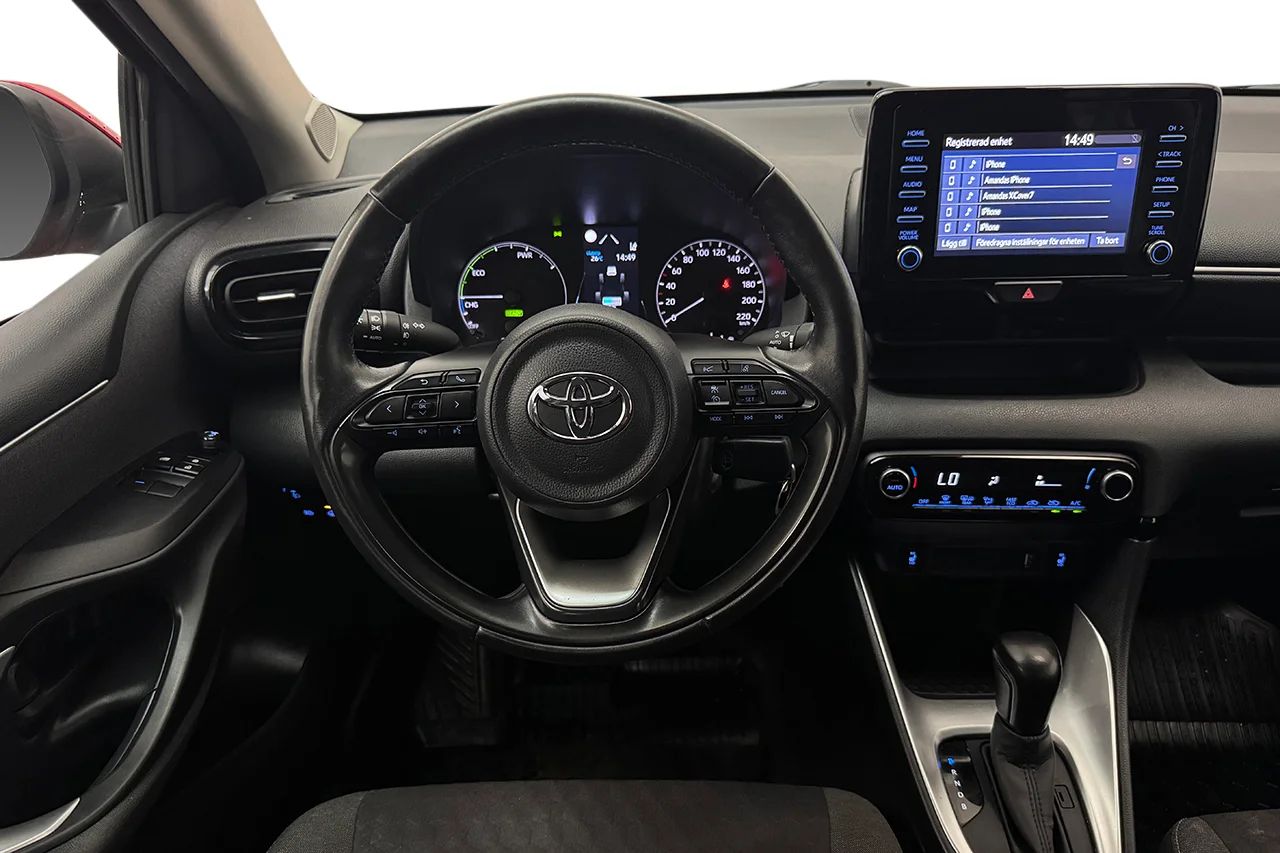 Toyota Yaris Hybrid Kamera Rattvärme Filassist MOMS 116hk – bild 15 av 27