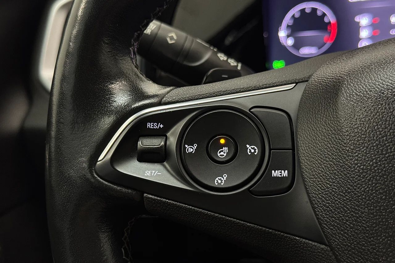 Opel Grandland 1.2 Turbo Drag Navi Kamera Cockpit Delläder Rattvärme – bild 17 av 28