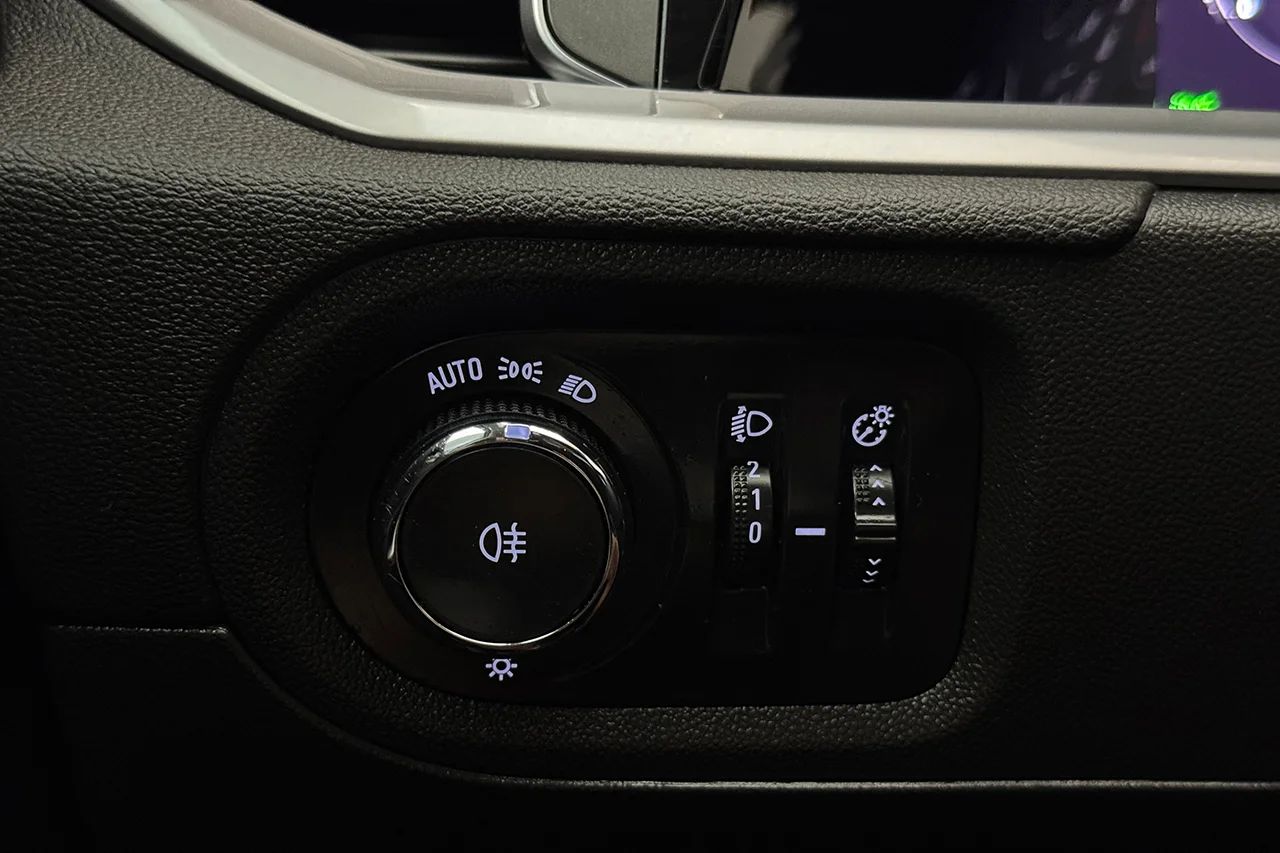 Opel Grandland 1.2 Turbo Drag Navi Kamera Cockpit Delläder Rattvärme – bild 26 av 28