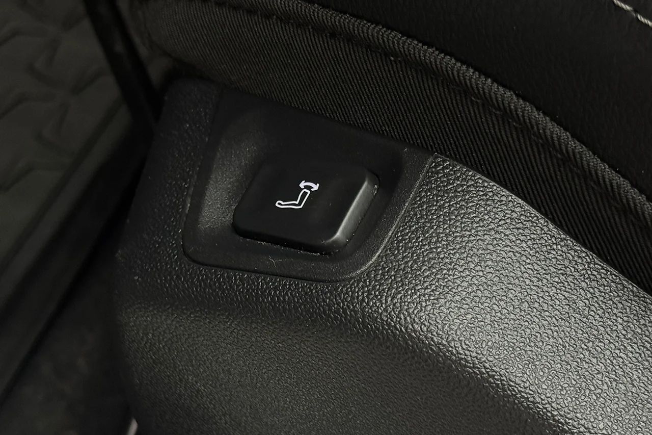 Opel Grandland 1.2 Turbo Drag Navi Kamera Cockpit Delläder Rattvärme – bild 12 av 28