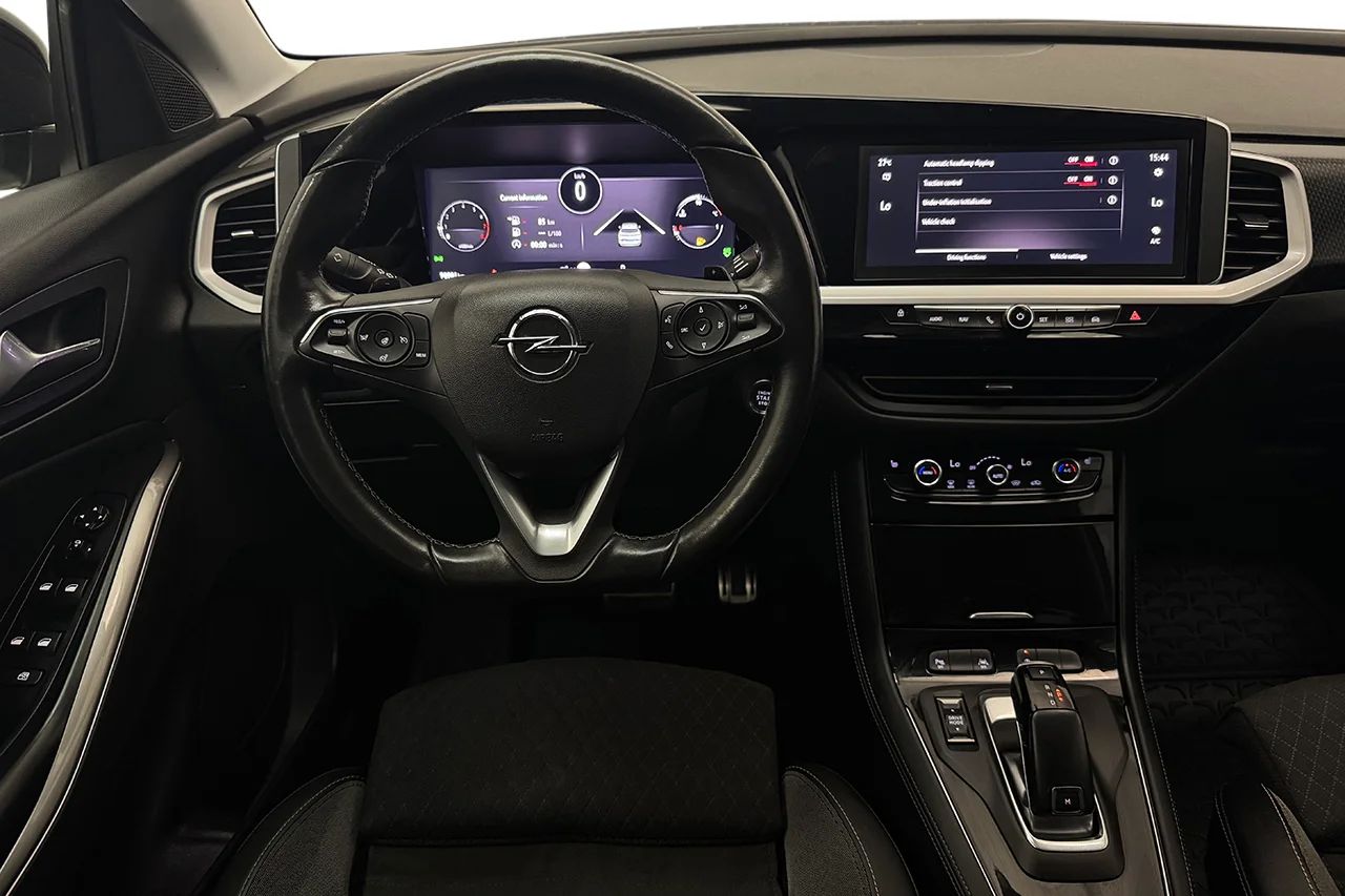 Opel Grandland 1.2 Turbo Drag Navi Kamera Cockpit Delläder Rattvärme – bild 16 av 28