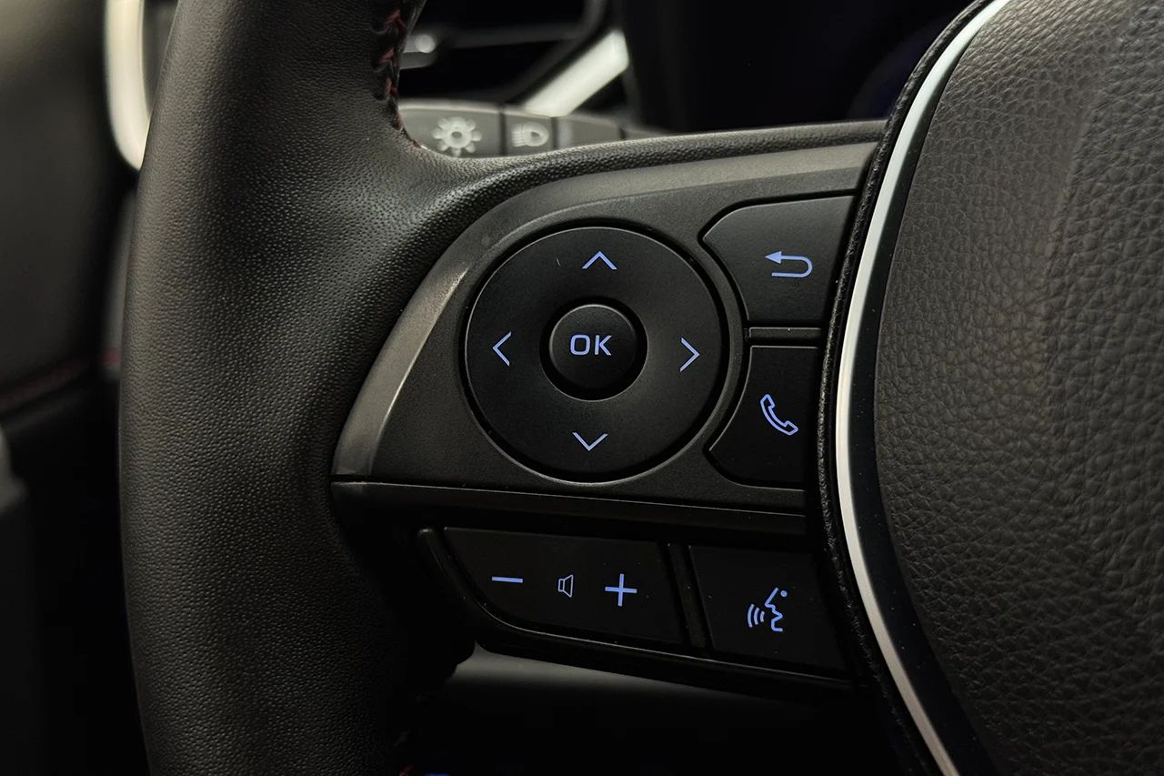 Toyota RAV4 Plug-in X-Edition Drag Kamera Keyless Delläder Värmare – bild 18 av 31