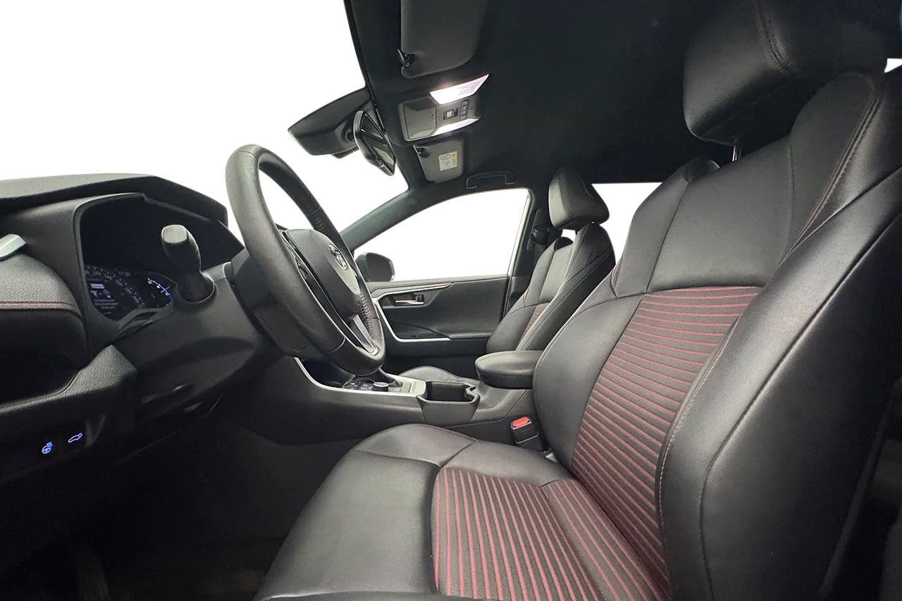 Toyota RAV4 Plug-in X-Edition Drag Kamera Keyless Delläder Värmare – bild 11 av 31