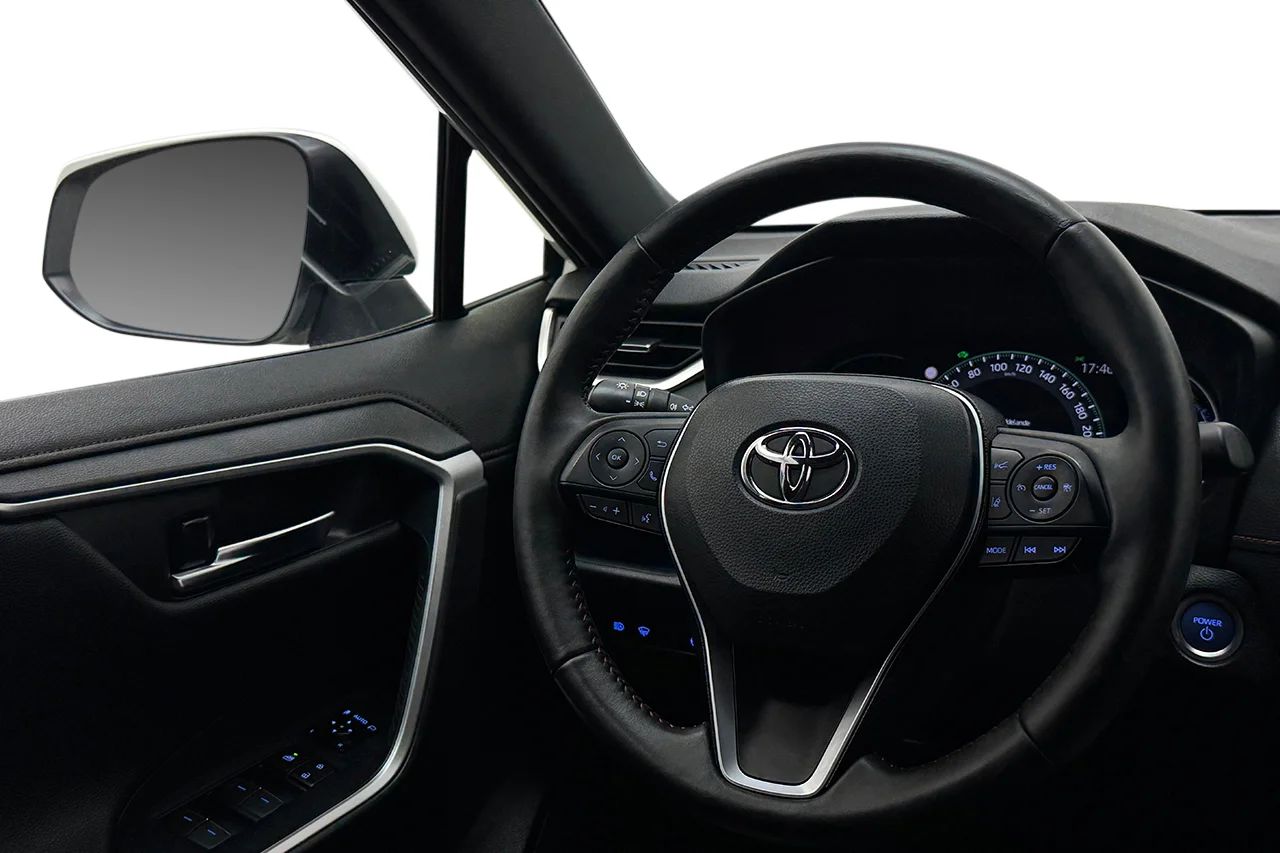 Toyota RAV4 Plug-in X-Edition Drag Kamera Keyless Delläder Värmare – bild 15 av 31