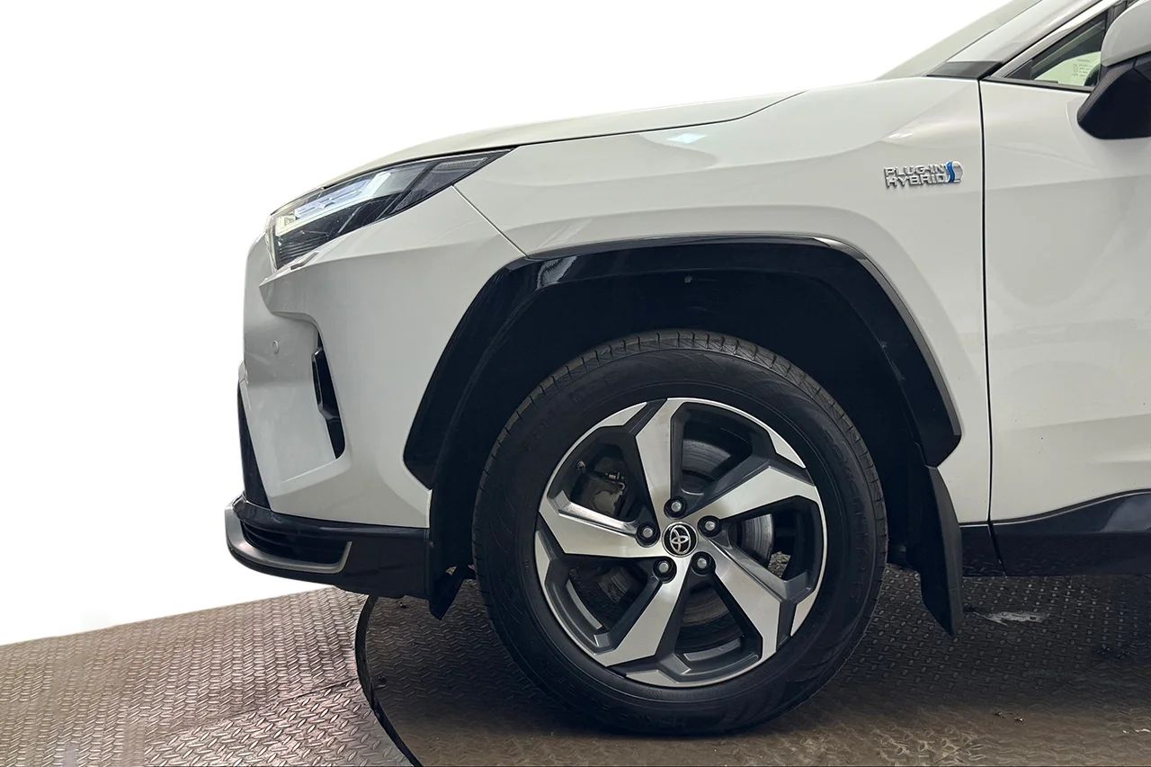Toyota RAV4 Plug-in X-Edition Drag Kamera Keyless Delläder Värmare – bild 10 av 31