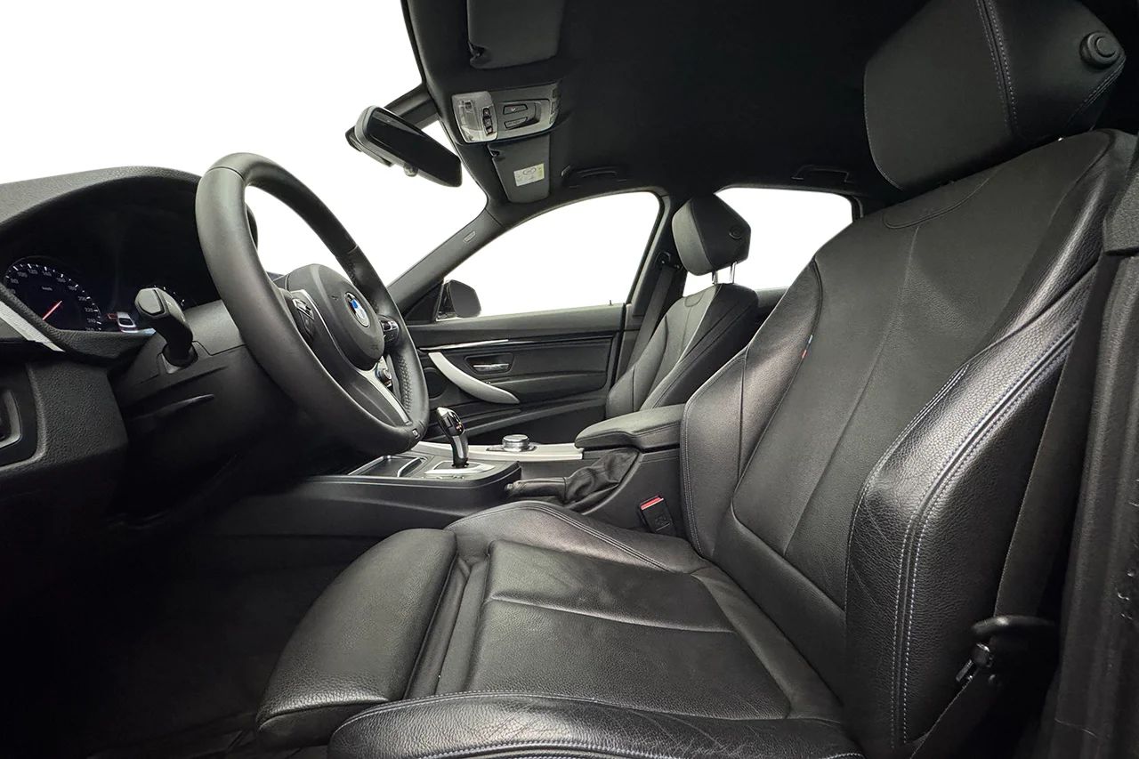 BMW 320 d xDrive GT M Sport Drag Läder Cockpit Navi HiFi 190hk – bild 11 av 30