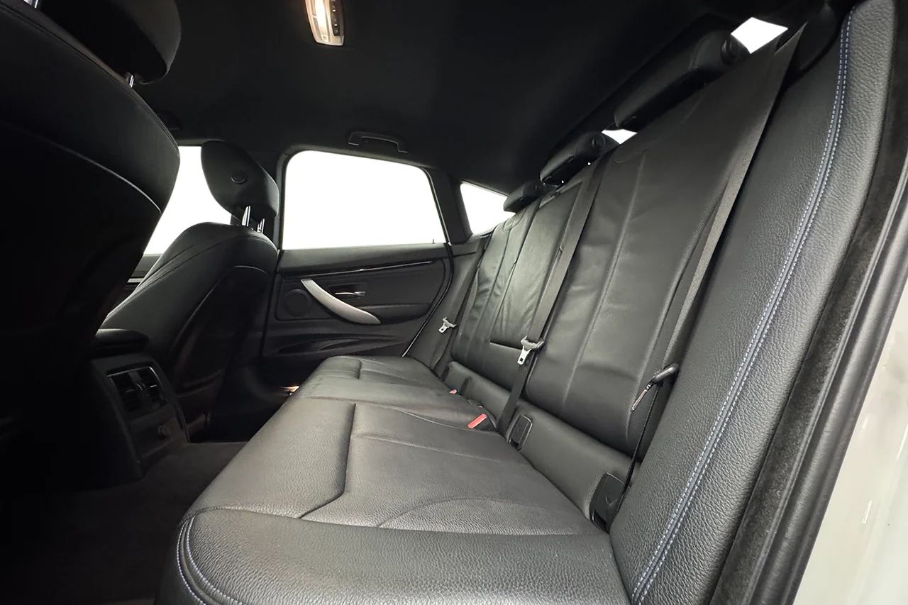 BMW 320 d xDrive GT M Sport Drag Läder Cockpit Navi HiFi 190hk – bild 13 av 30