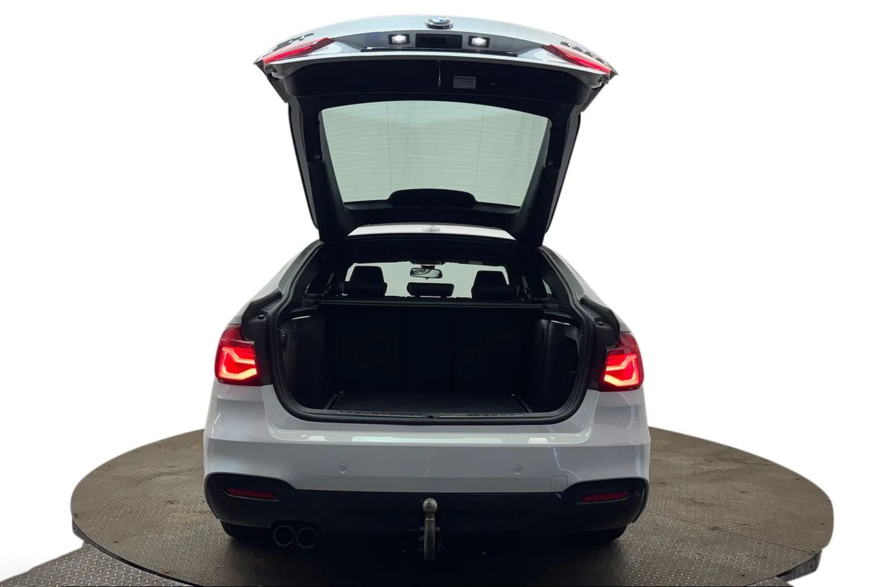 BMW 320 d xDrive GT M Sport Drag Läder Cockpit Navi HiFi 190hk – bild 7 av 30