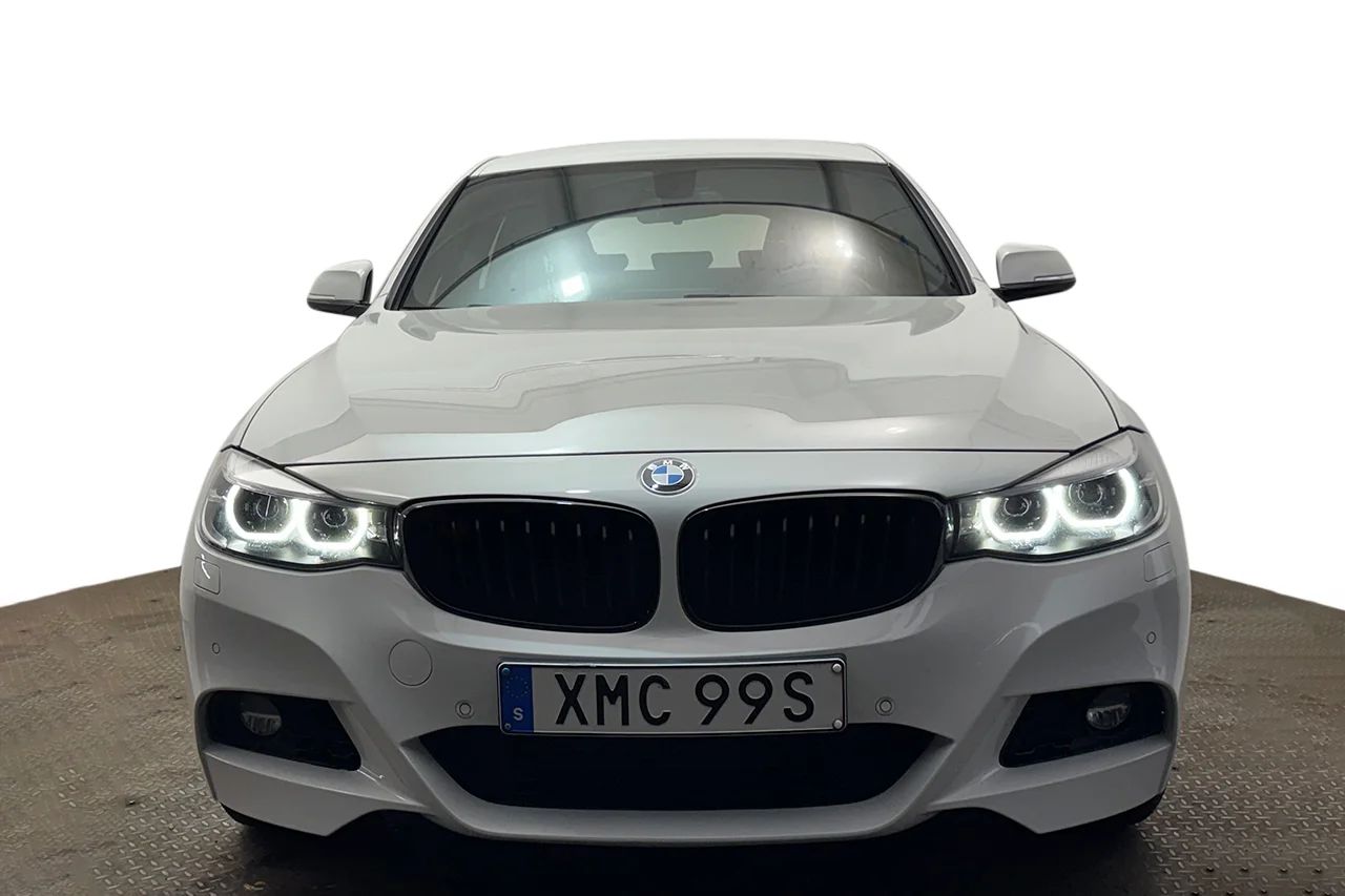 BMW 320 d xDrive GT M Sport Drag Läder Cockpit Navi HiFi 190hk – bild 2 av 30