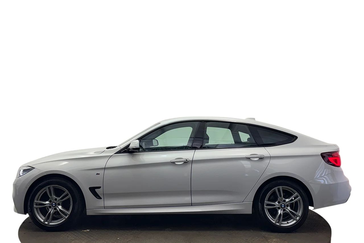 BMW 320 d xDrive GT M Sport Drag Läder Cockpit Navi HiFi 190hk – bild 9 av 30