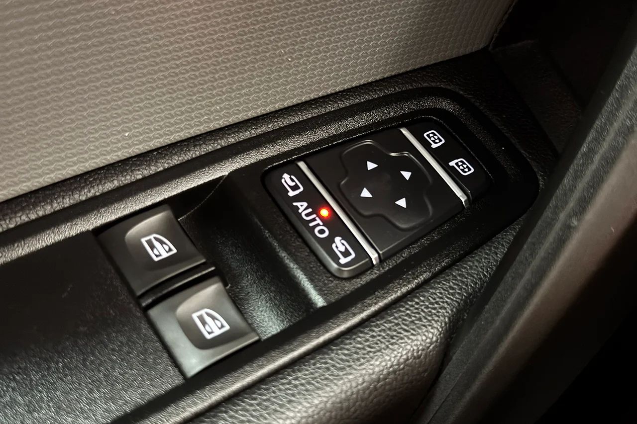 Renault Kangoo E-Tech 45 Drag Cockpit Kamera P-Sens MOMS 122hk – bild 27 av 27