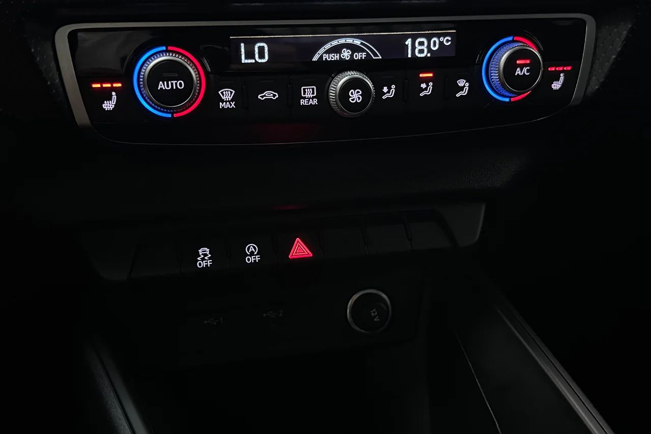 Audi A1 Sportback 30 TFSI Aut Proline Cockpit P-Sens MOMS 116hk – bild 21 av 27