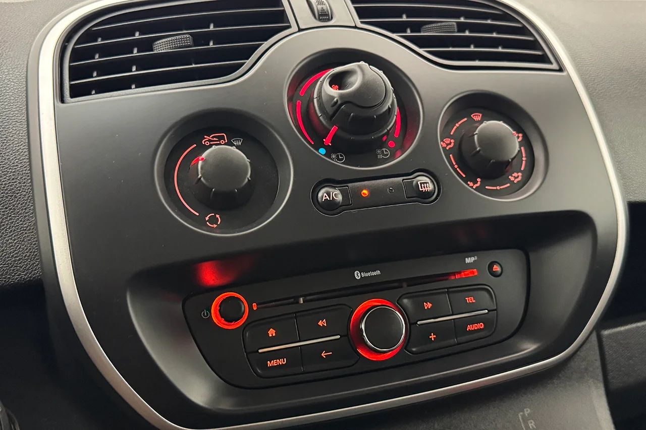 Renault Kangoo ZE Maxi 33 kWh Köpt batteri Inredd Kamera MOMS – bild 23 av 27