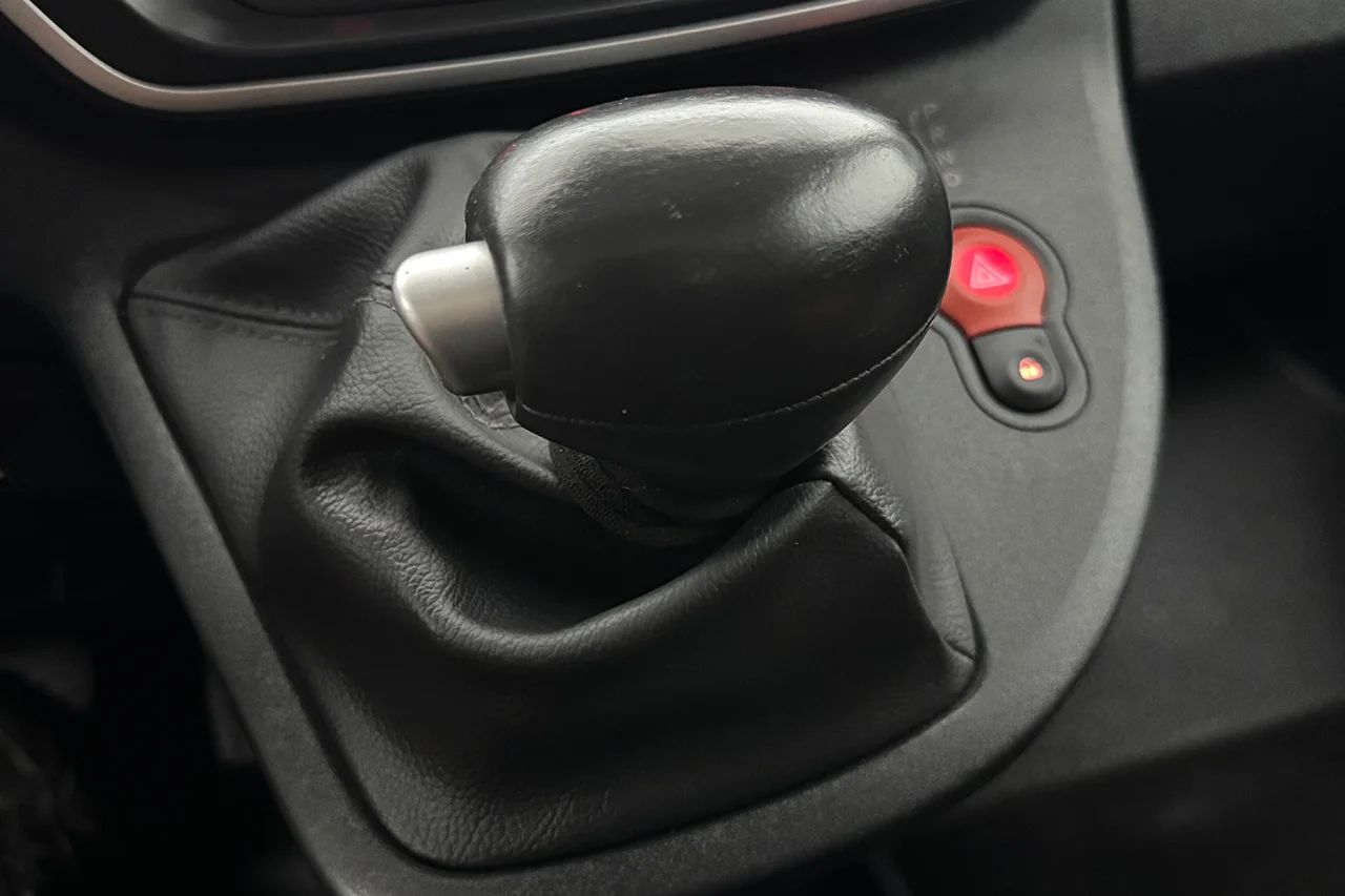 Renault Kangoo ZE Maxi 33 kWh Köpt batteri Inredd Kamera MOMS – bild 24 av 27