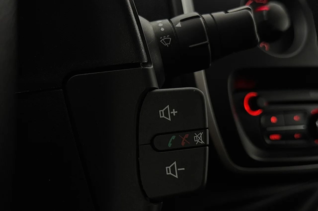 Renault Kangoo ZE Maxi 33 kWh Köpt batteri Inredd Kamera MOMS – bild 18 av 27