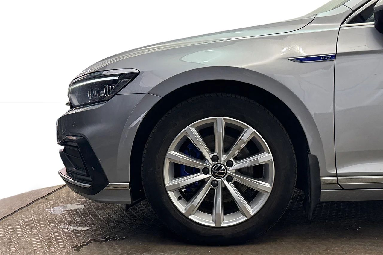 Volkswagen Passat SC GTE 1.4 TSI Executive Business Drag Navi Kamera Läder 218hk – bild 10 av 37