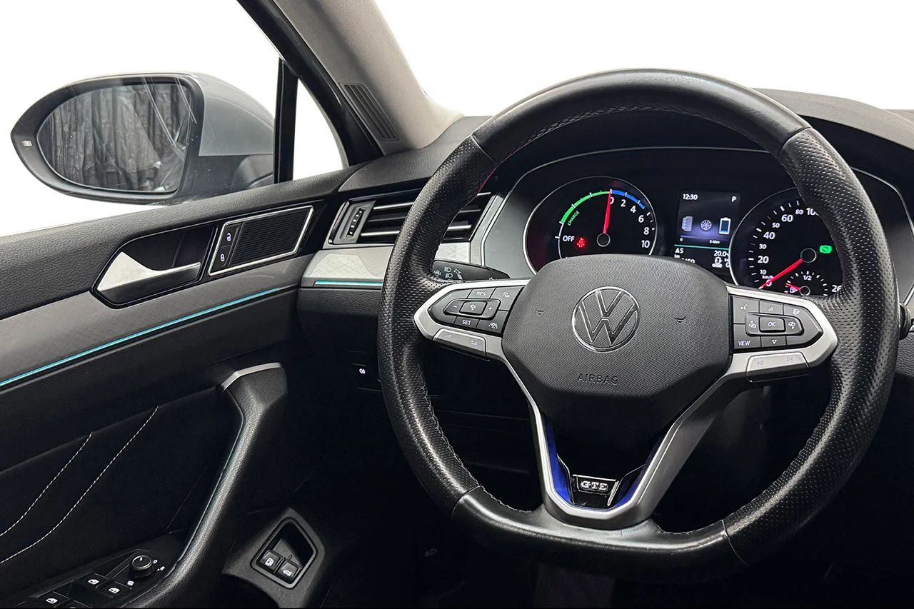 Volkswagen Passat SC GTE 1.4 TSI Executive Business Drag Navi Kamera Läder 218hk – bild 16 av 37