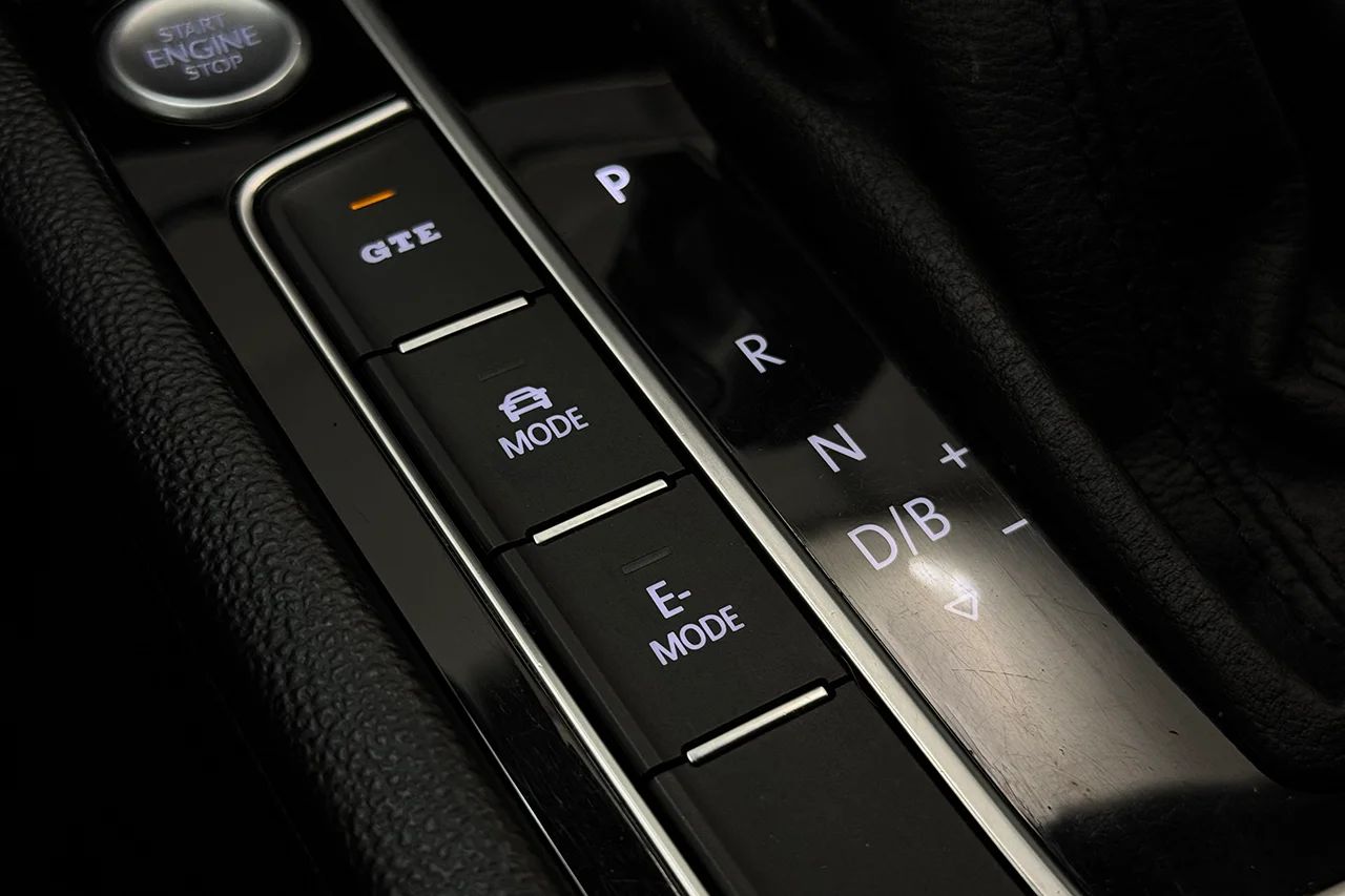 Volkswagen Passat SC GTE 1.4 TSI Executive Business Drag Navi Kamera Läder 218hk – bild 29 av 37