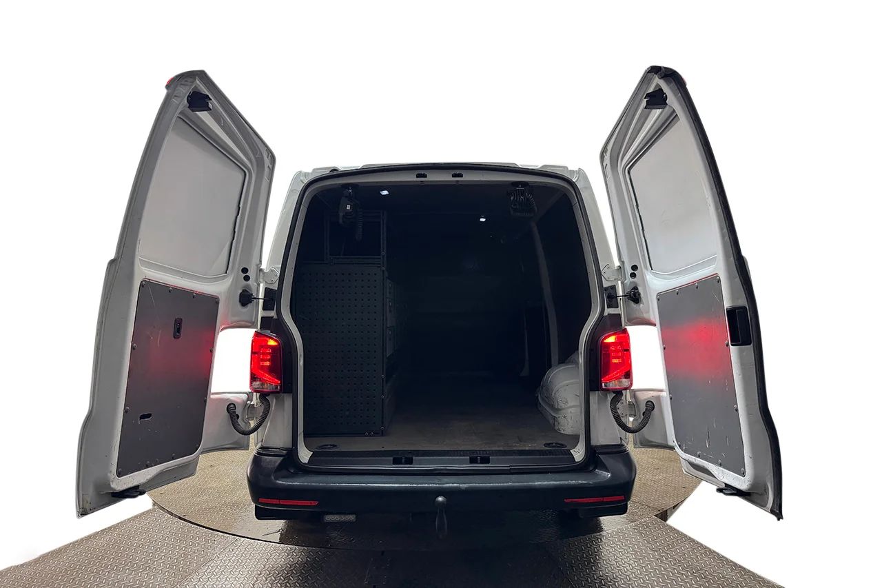 Volkswagen e-Transporter LWB 37.3 kWh Drag 3-sits CCS Kamera MOMS – bild 6 av 25