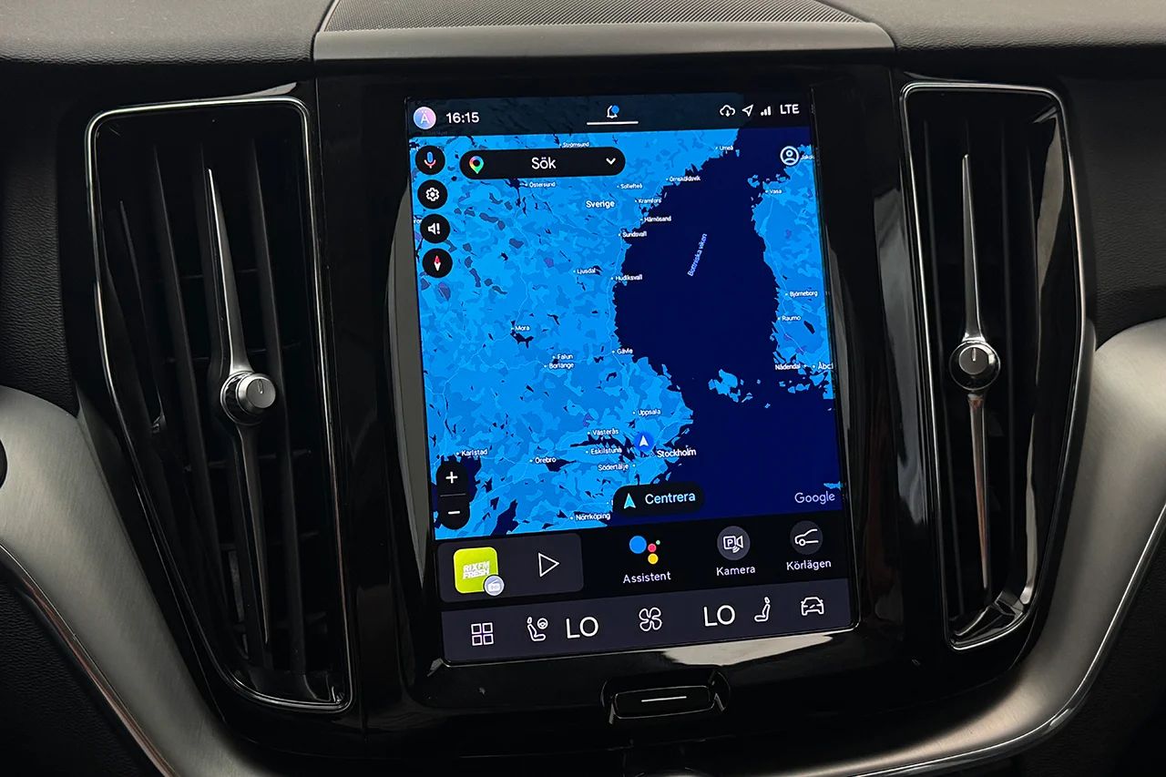 Volvo XC60 B4 AWD Aut Drag Cockpit Navi Kamera AdaptivFH MOMS – bild 21 av 33
