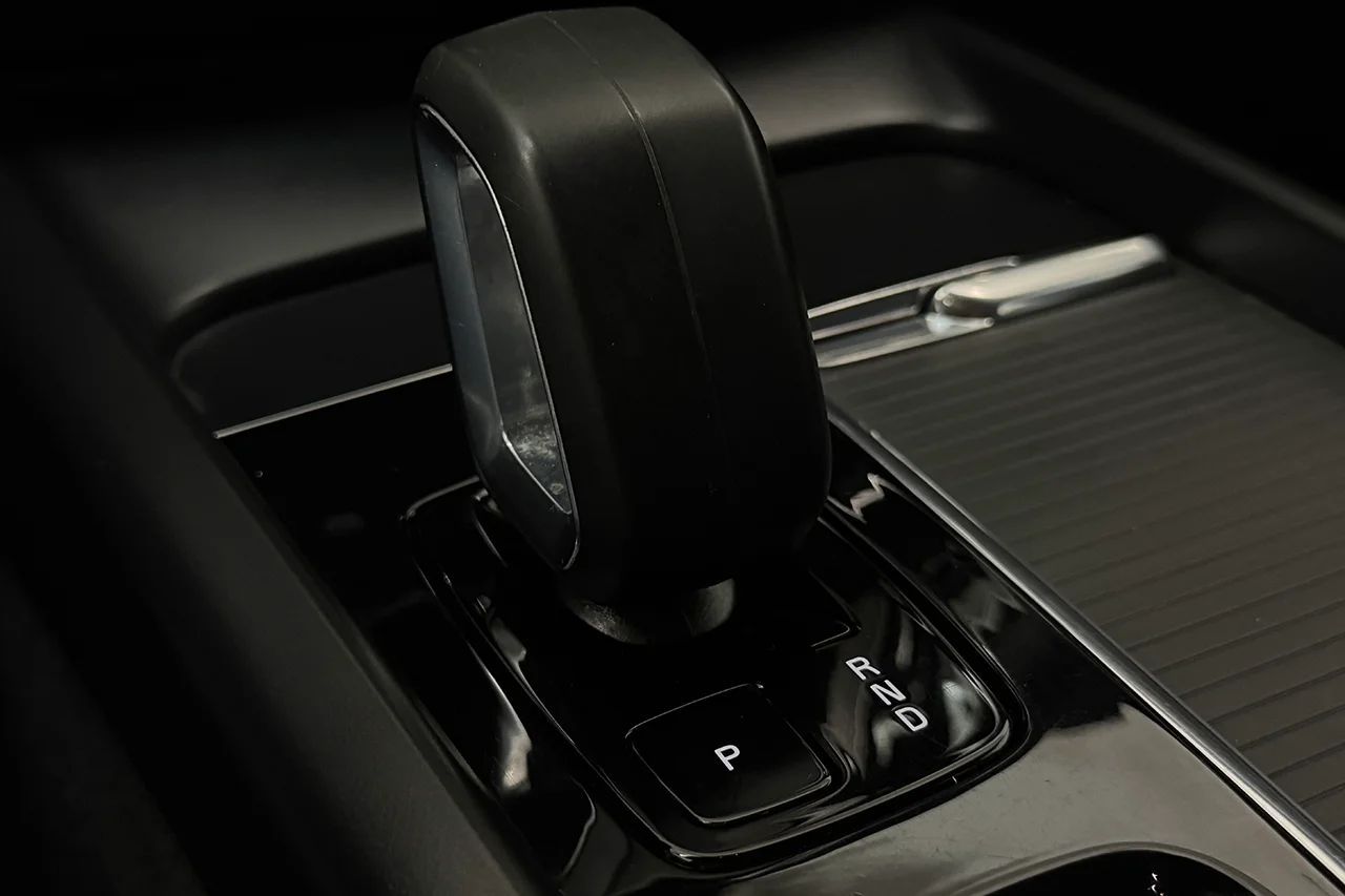 Volvo XC60 B4 AWD Aut Drag Cockpit Navi Kamera AdaptivFH MOMS – bild 28 av 33