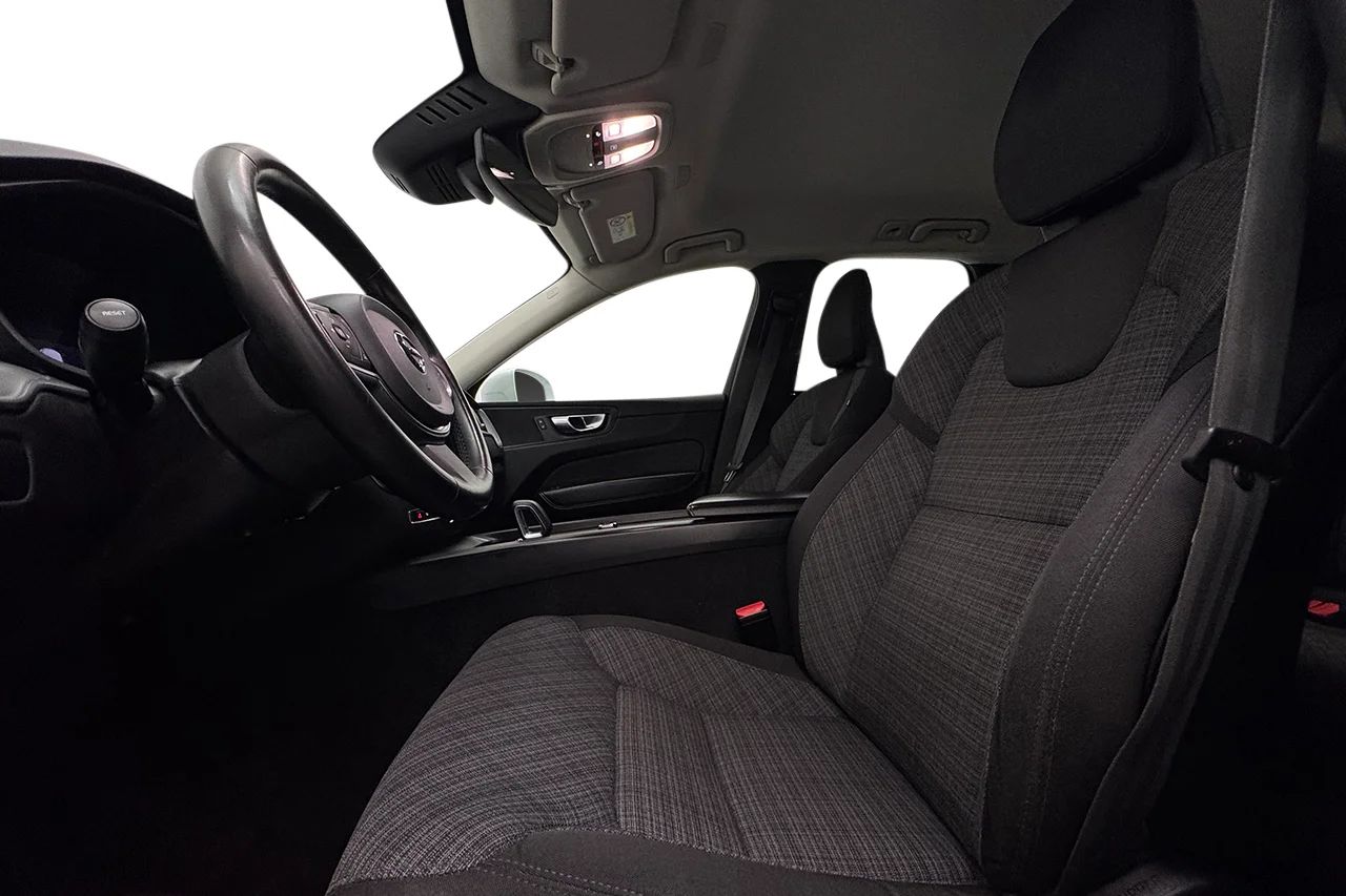 Volvo XC60 B4 AWD Aut Drag Cockpit Navi Kamera AdaptivFH MOMS – bild 11 av 33