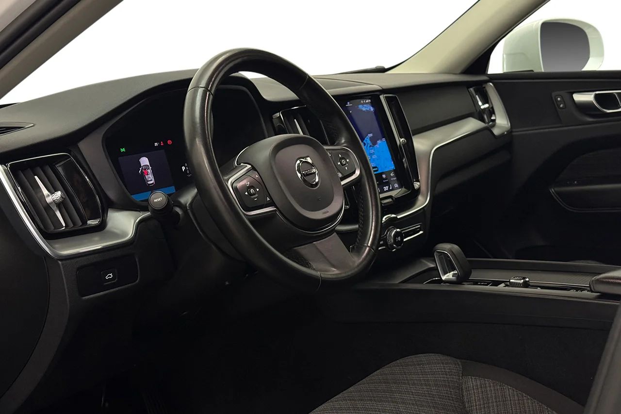 Volvo XC60 B4 AWD Aut Drag Cockpit Navi Kamera AdaptivFH MOMS – bild 12 av 33