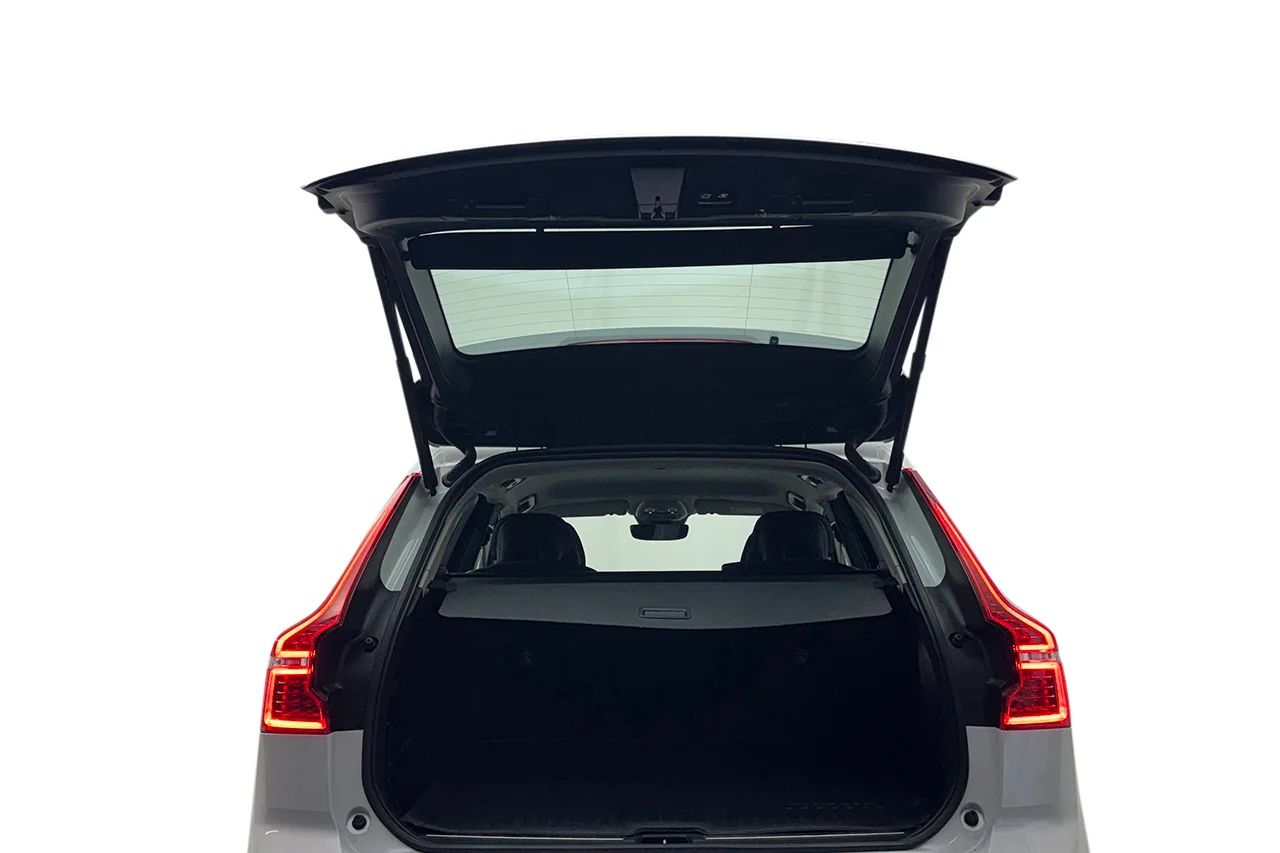 Volvo XC60 B4 AWD Aut Drag Cockpit Navi Kamera AdaptivFH MOMS – bild 31 av 33