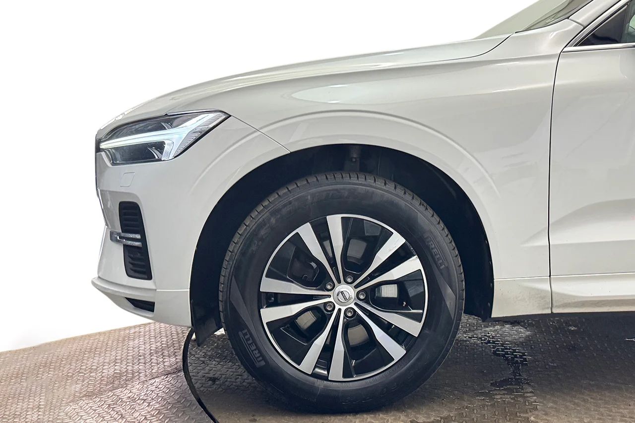 Volvo XC60 B4 AWD Aut Drag Cockpit Navi Kamera AdaptivFH MOMS – bild 10 av 33