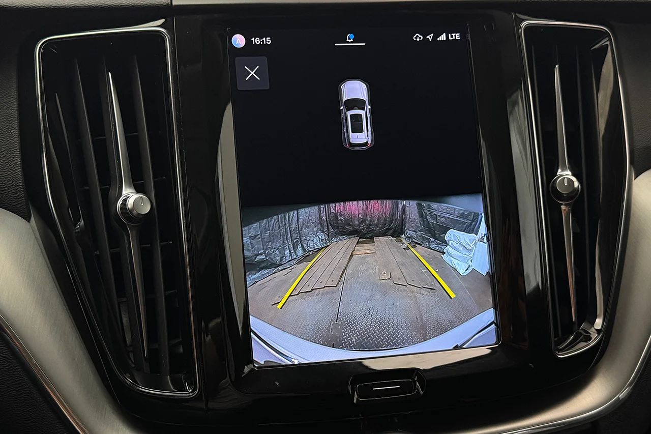 Volvo XC60 B4 AWD Aut Drag Cockpit Navi Kamera AdaptivFH MOMS – bild 22 av 33