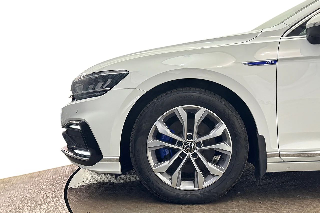 Volkswagen Passat SC GTE 1.4 TSI Läder/Alcantara Navi Kamera Cockpit Värmare – bild 11 av 37