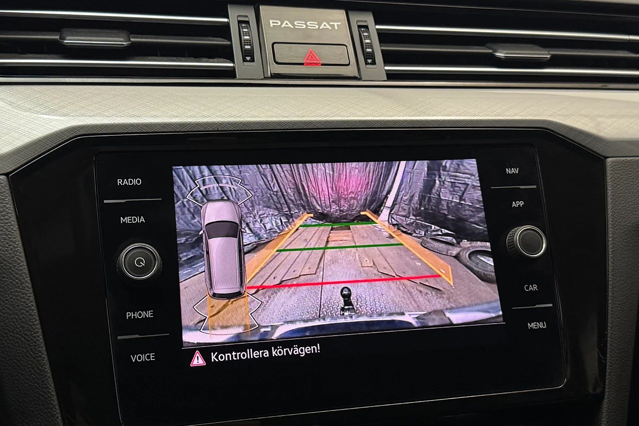 Volkswagen Passat SC GTE 1.4 TSI Läder/Alcantara Navi Kamera Cockpit Värmare – bild 23 av 37