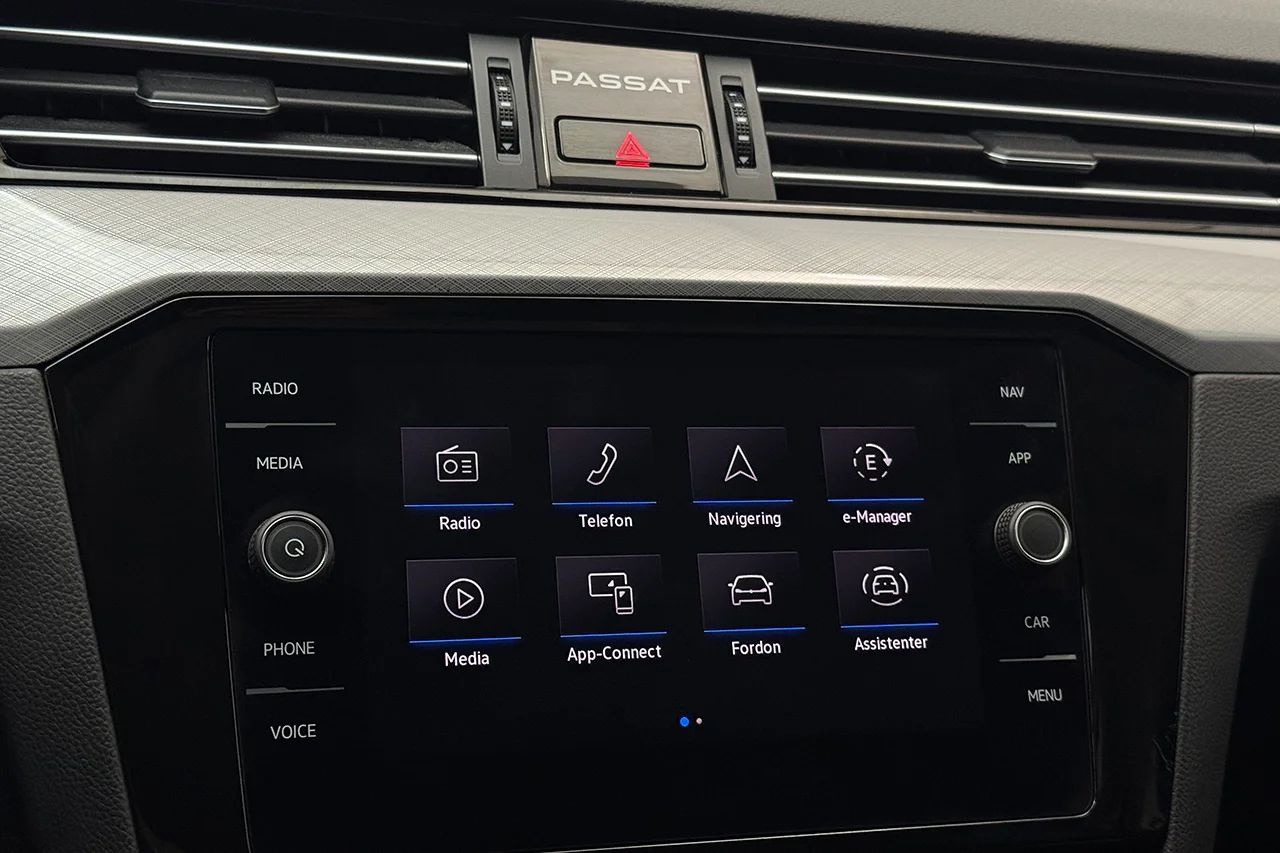 Volkswagen Passat SC GTE 1.4 TSI Läder/Alcantara Navi Kamera Cockpit Värmare – bild 29 av 37