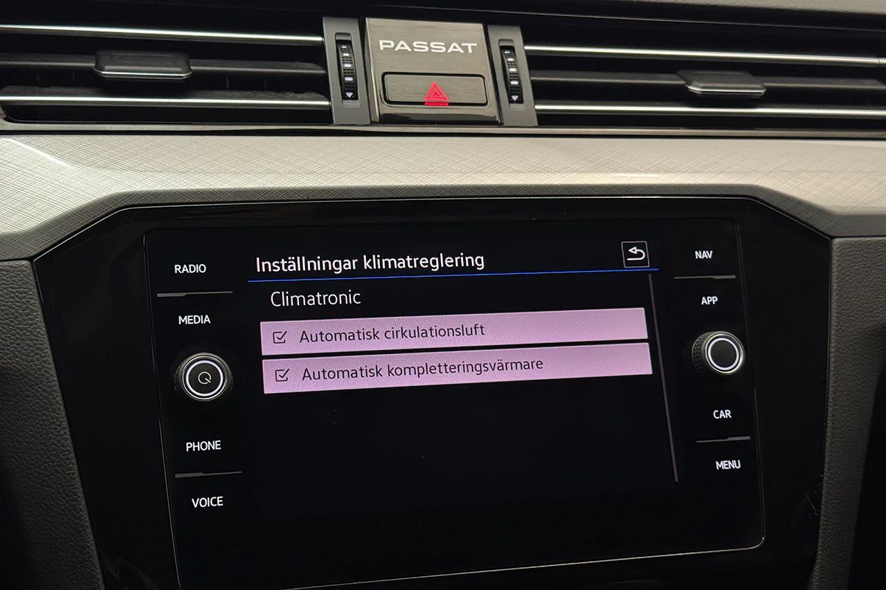 Volkswagen Passat SC GTE 1.4 TSI Läder/Alcantara Navi Kamera Cockpit Värmare – bild 27 av 37