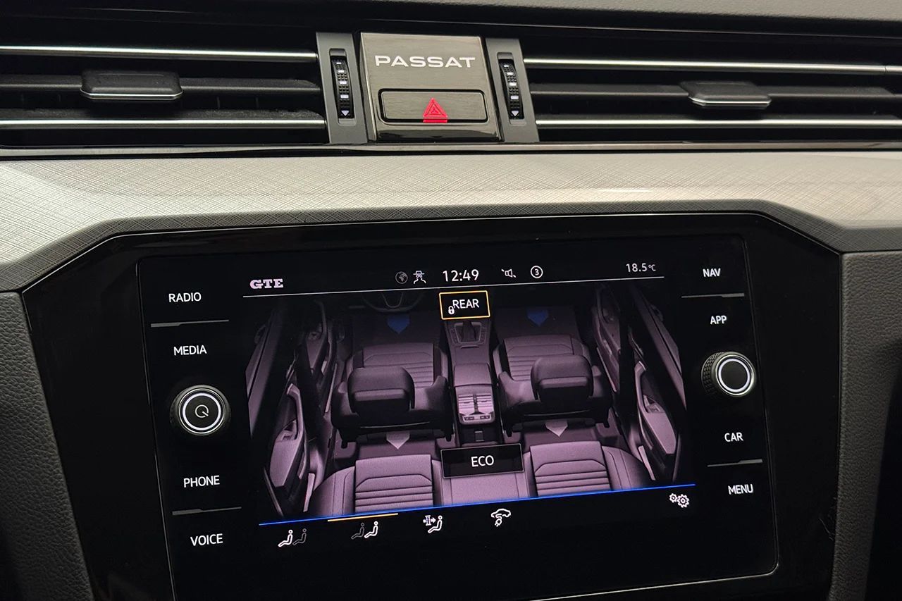Volkswagen Passat SC GTE 1.4 TSI Läder/Alcantara Navi Kamera Cockpit Värmare – bild 24 av 37