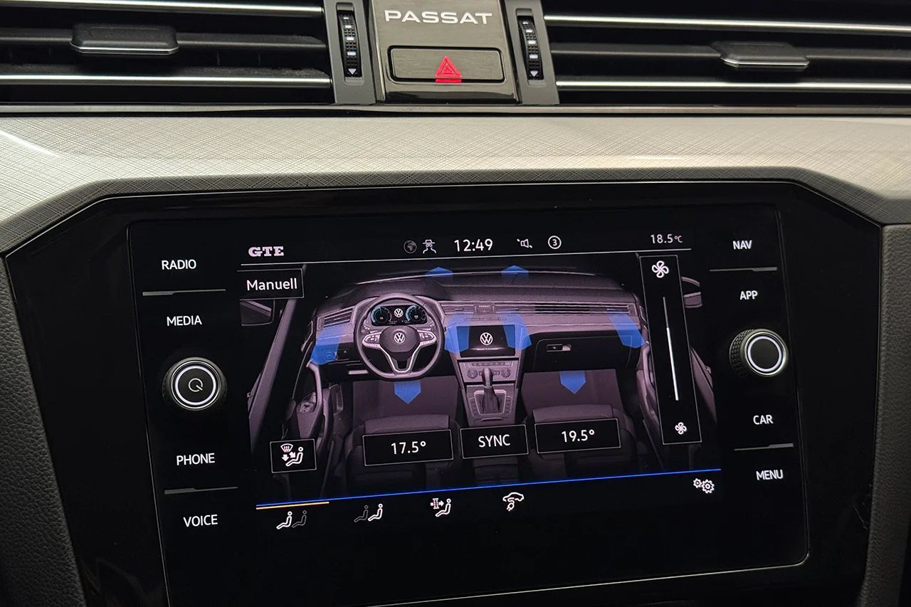Volkswagen Passat SC GTE 1.4 TSI Läder/Alcantara Navi Kamera Cockpit Värmare – bild 25 av 37