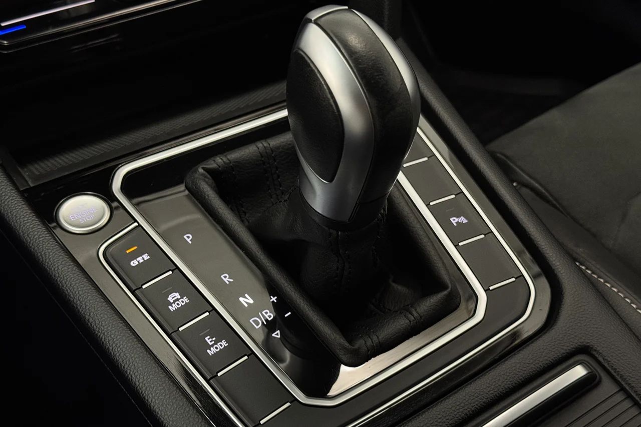 Volkswagen Passat SC GTE 1.4 TSI Läder/Alcantara Navi Kamera Cockpit Värmare – bild 31 av 37