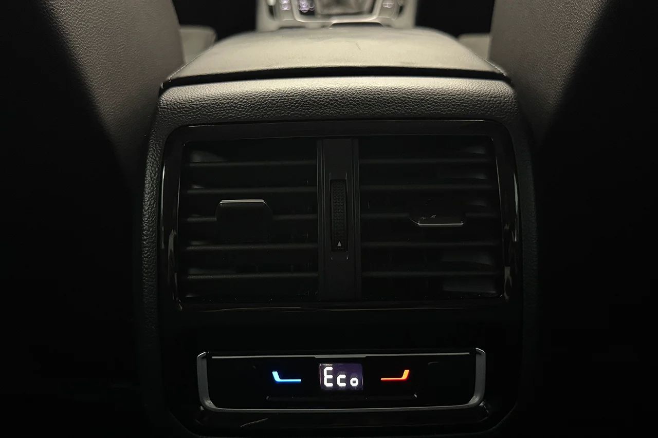Volkswagen Passat SC GTE 1.4 TSI Läder/Alcantara Navi Kamera Cockpit Värmare – bild 17 av 37