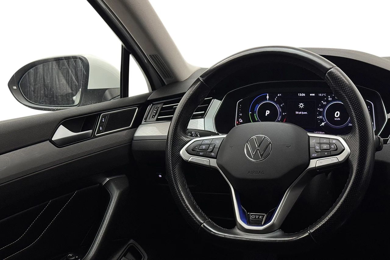 Volkswagen Passat SC GTE 1.4 TSI Läder/Alcantara Navi Kamera Cockpit Värmare – bild 18 av 37