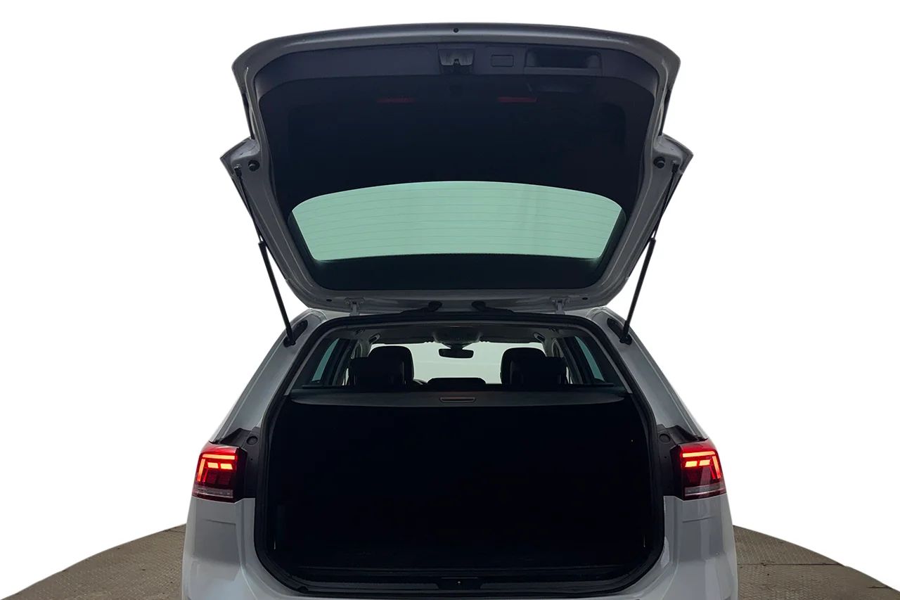 Volkswagen Passat SC GTE 1.4 TSI Läder/Alcantara Navi Kamera Cockpit Värmare – bild 37 av 37