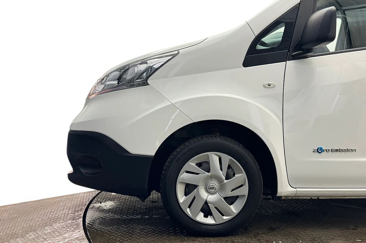 Nissan e-NV200 Skåp 40 kWh Inredd 2xSidodörr Kamera Rattvärme MOMS – bild 11 av 28